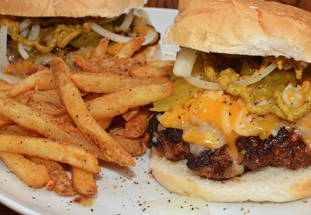 Hamburguesa con patatas fritas